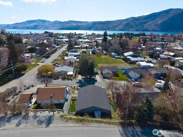 $639,900 | 380 North Shore Court, Manson, WA 98831
