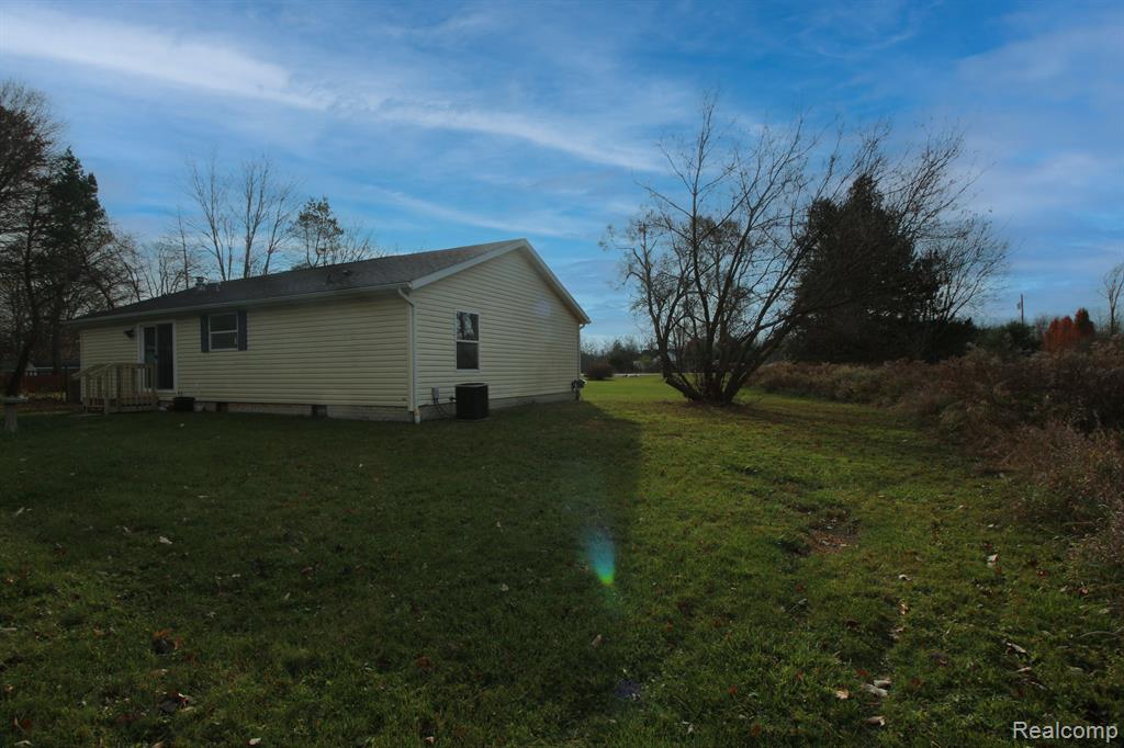 2317 Imlay City Road Lapeer, MI 48446 - Photo 15 of 44