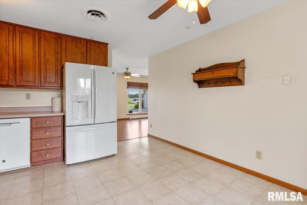 14201 3100N Road Virden, IL 62690 - Photo 11 of 55