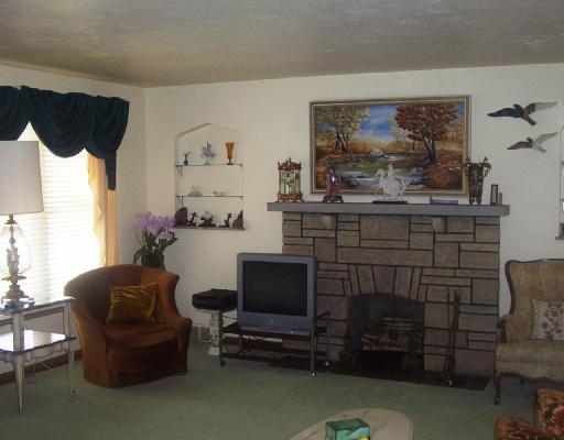 36 Porters Hollow Road Coraopolis, PA 15108 - Photo 2 of 8 Gallery Image 2