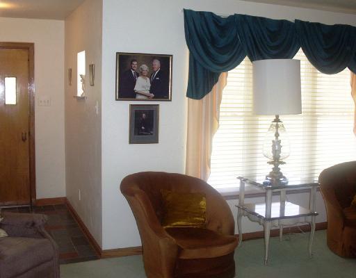36 Porters Hollow Road Coraopolis, PA 15108 - Photo 3 of 8 Gallery Image 3