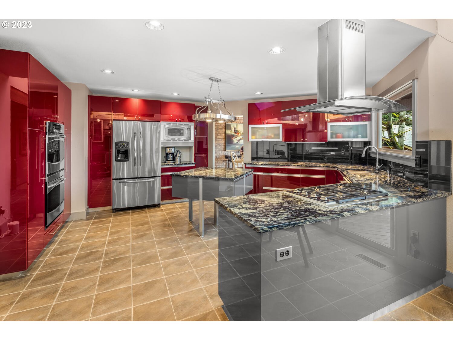 822 Southeast Morgan Road Vancouver, WA 98664 - Photo 11 of 32 a kitchen with stainless steel appliances granite countertop a stove and a refrigerator