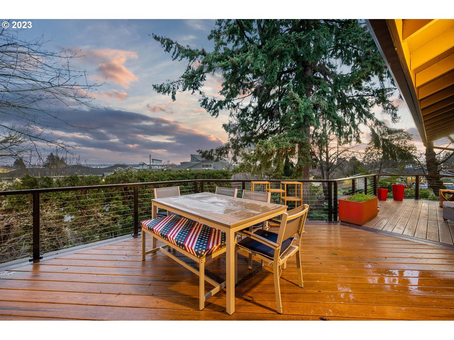 822 Southeast Morgan Road Vancouver, WA 98664 - Photo 27 of 32 a terrace with outdoor seating