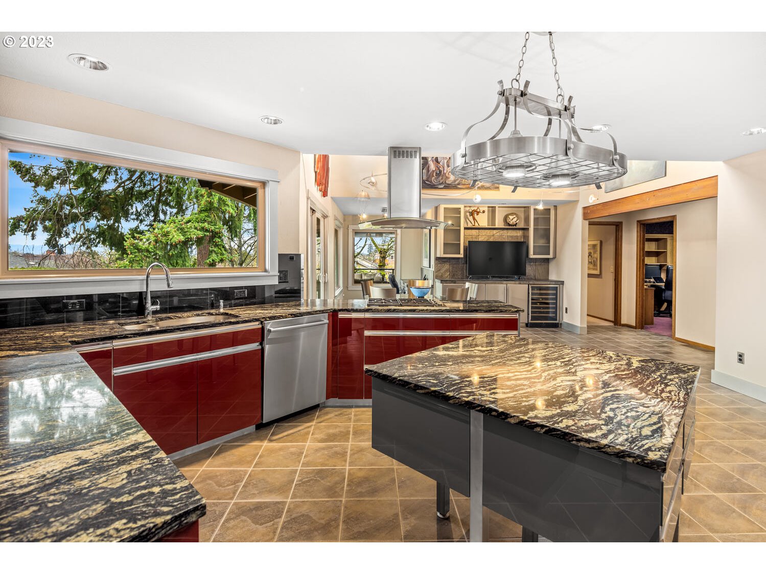 822 Southeast Morgan Road Vancouver, WA 98664 - Photo 8 of 32 a kitchen with stainless steel appliances granite countertop sink stove and refrigerator