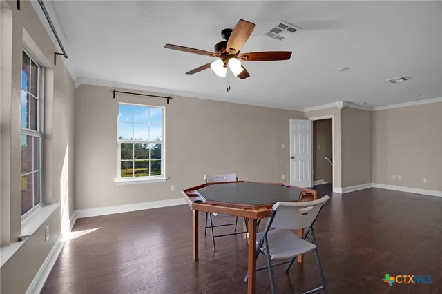 a view of a utility room with dryer and washer