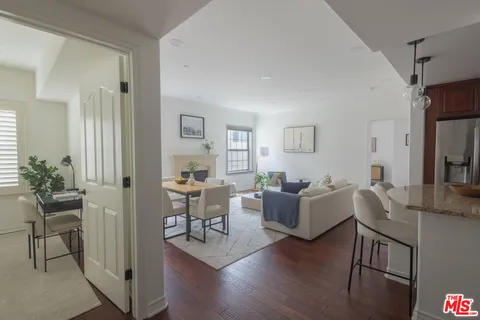 $924,000 | 432 South Willaman Drive, Unit 301, Los Angeles, CA 90048