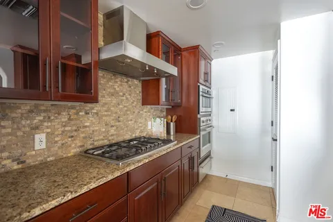 $924,000 | 432 South Willaman Drive, Unit 301, Los Angeles, CA 90048