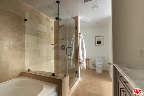 $924,000 | 432 South Willaman Drive, Unit 301, Los Angeles, CA 90048