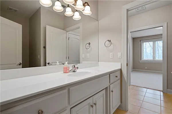 $1,195,000 | 740 Suffolk Drive, Loch Lloyd, MO 64012