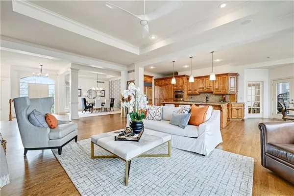$1,195,000 | 740 Suffolk Drive, Loch Lloyd, MO 64012