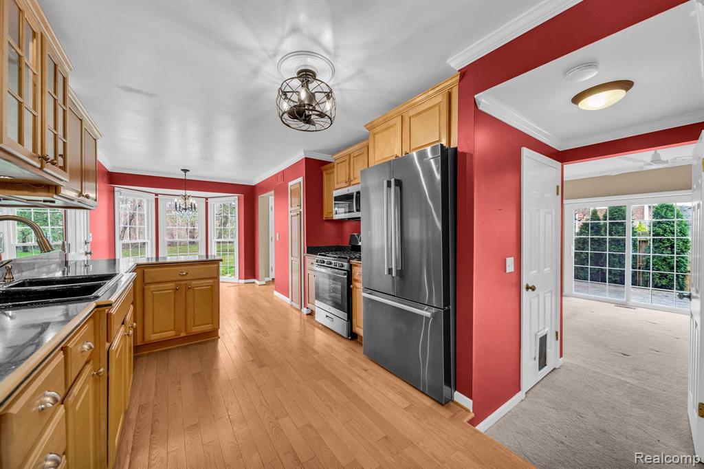 1175 Pine Ridge Court Rochester Hills, MI 48306 - Photo 7 of 37