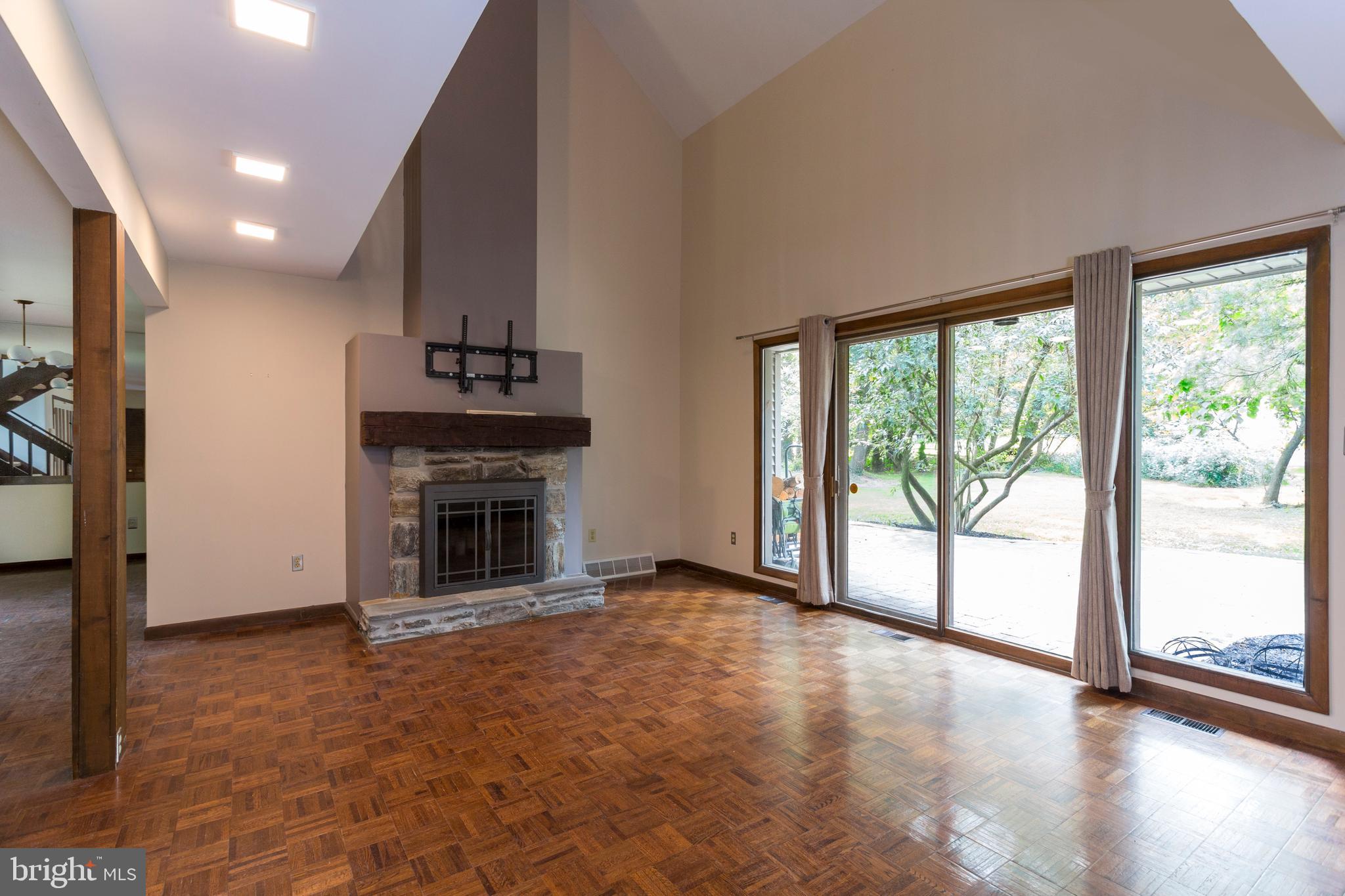 1404 Taylor Road Lansdale, PA 19446 - Photo 5 of 46 Gallery Image 5