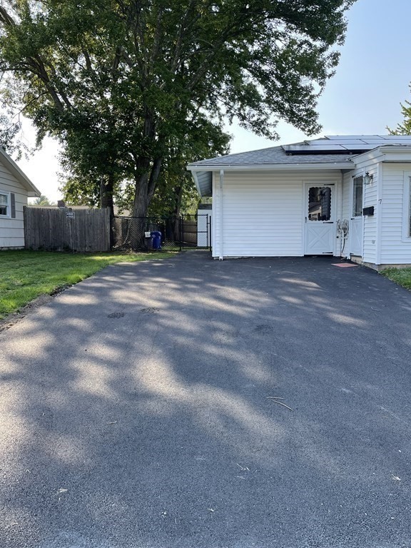 7 Kingsley Street Holbrook, MA 02343 - Photo 3 of 37