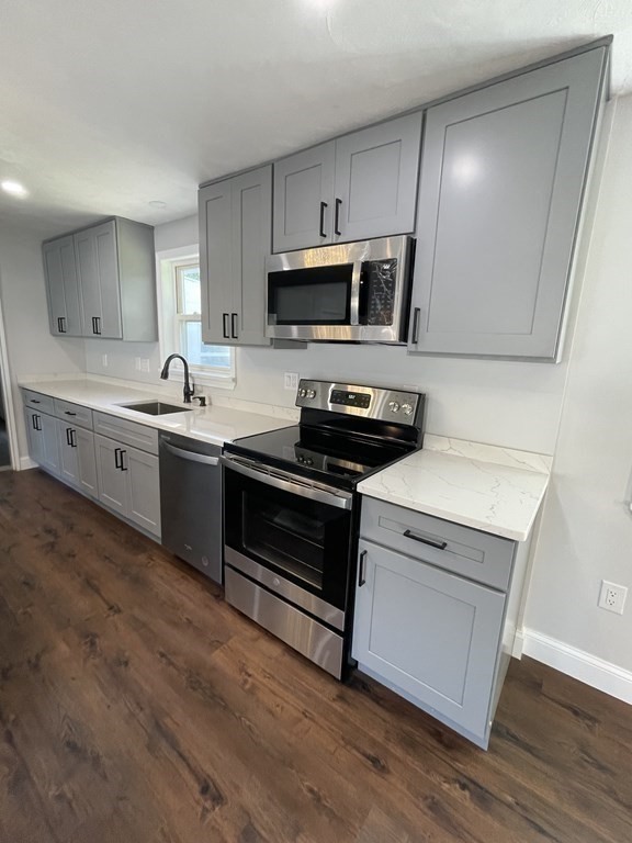 7 Kingsley Street Holbrook, MA 02343 - Photo 9 of 37
