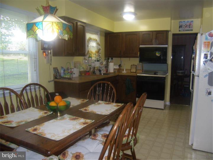 101 Pleasant Hill Road Cheltenham, PA 19012 - Photo 9 of 25 Kitchen