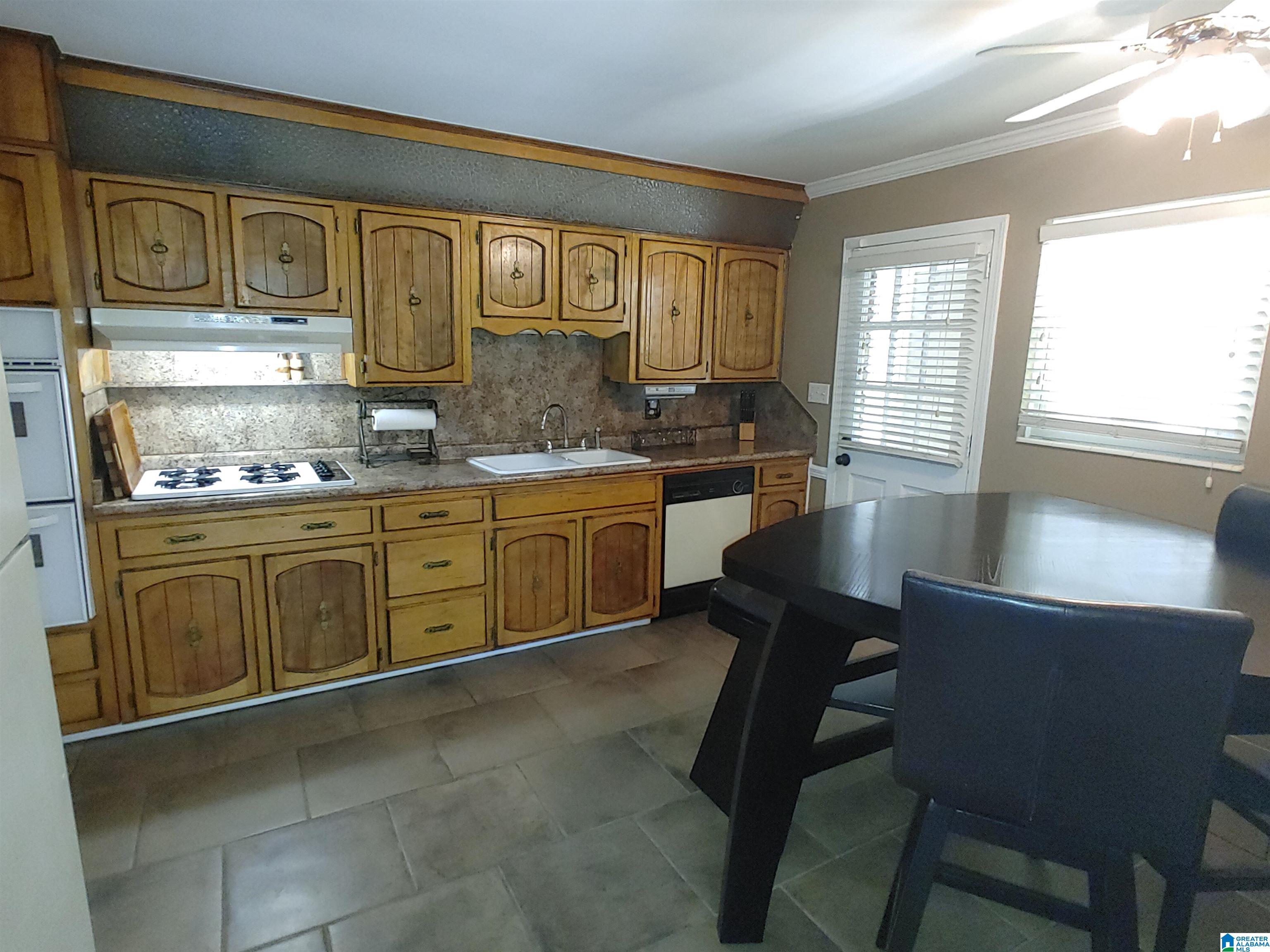 829 12th Street Pleasant Grove, AL 35127 - Photo 5 of 29