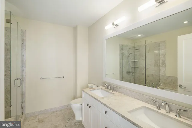 $1,300,000 | 210 South 25th Street, Unit 703, Philadelphia, PA 19103