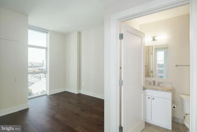 $1,300,000 | 210 South 25th Street, Unit 703, Philadelphia, PA 19103