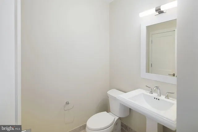 $1,300,000 | 210 South 25th Street, Unit 703, Philadelphia, PA 19103