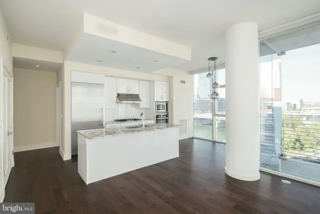 $1,300,000 | 210 South 25th Street, Unit 703, Philadelphia, PA 19103