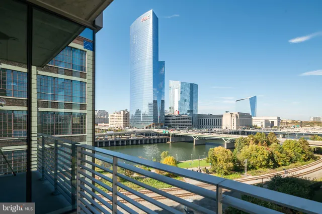 $1,300,000 | 210 South 25th Street, Unit 703, Philadelphia, PA 19103