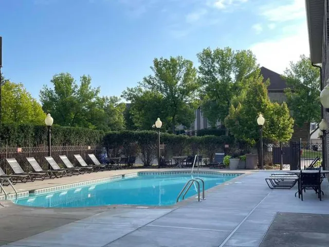 $2,800 | 6572 Regency Lane, Eden Prairie, MN 55344