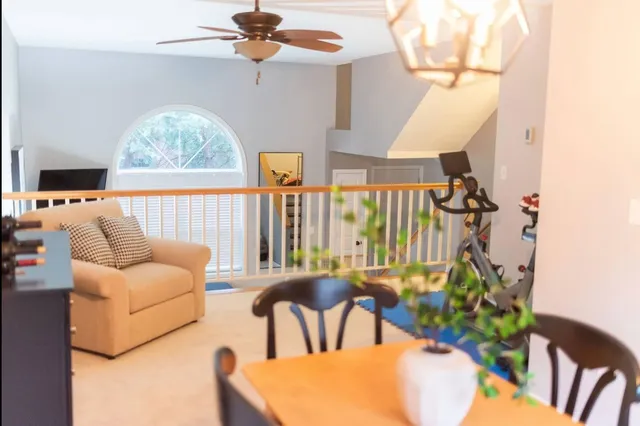 $2,800 | 6572 Regency Lane, Eden Prairie, MN 55344