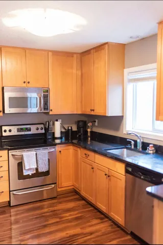 $2,800 | 6572 Regency Lane, Eden Prairie, MN 55344