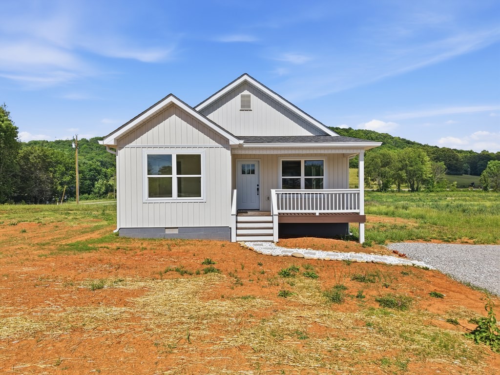 892 Old Cookeville Road Sparta, TN 38583 - Photo 2 of 27