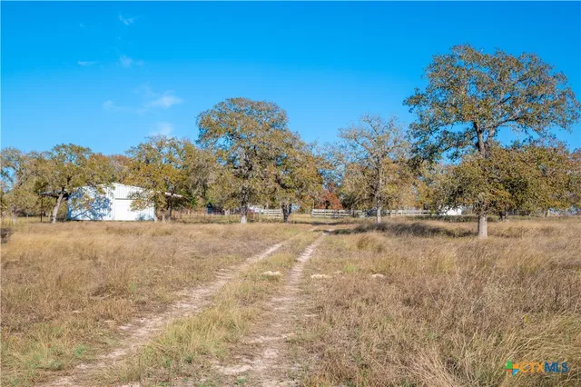 $699,000 | 847 Littlehorn Lane, La Vernia, TX 78121