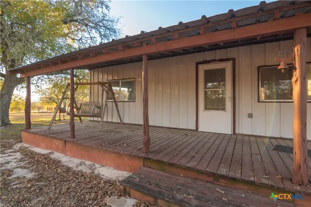 $699,000 | 847 Littlehorn Lane, La Vernia, TX 78121