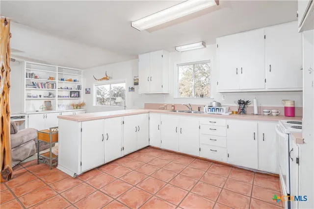 $699,000 | 847 Littlehorn Lane, La Vernia, TX 78121