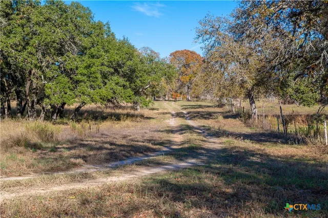 $699,000 | 847 Littlehorn Lane, La Vernia, TX 78121