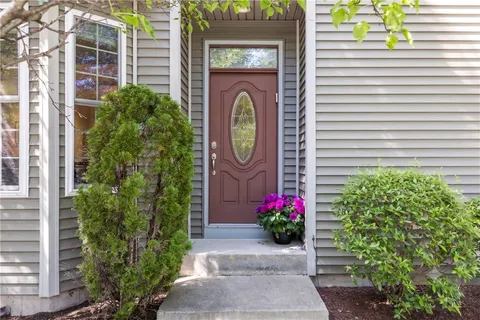 $580,000 | 315 Old River Road, Unit 6, Lincoln, RI 02838