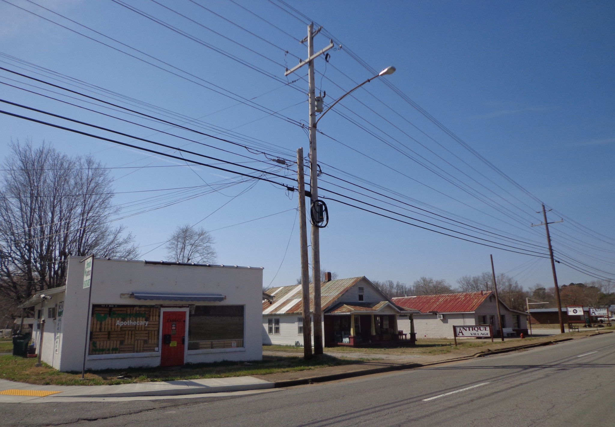 918 East Main Street Waverly, TN 37185 - Photo 13 of 14 a view of a city street from a building