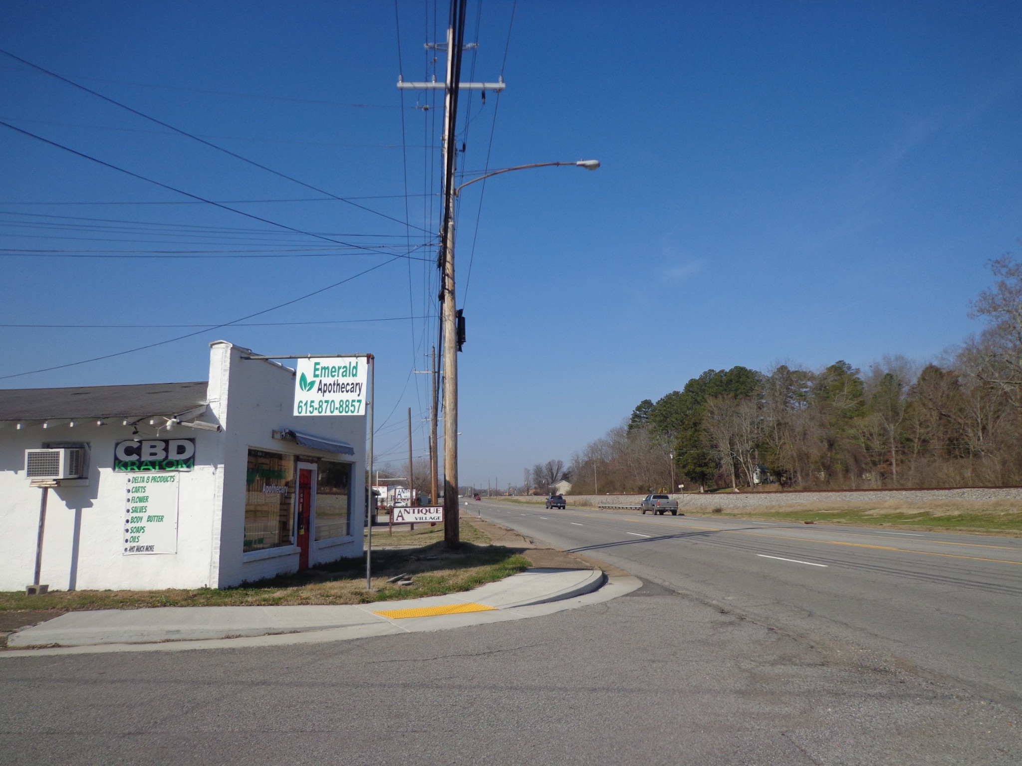 918 East Main Street Waverly, TN 37185 - Photo 8 of 14 a view of a basketball court