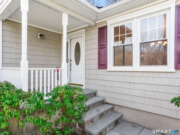 $649,900 | 15 Old Village Lane, Trumbull, CT 06611