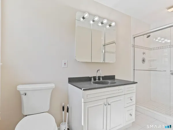 $649,900 | 15 Old Village Lane, Trumbull, CT 06611