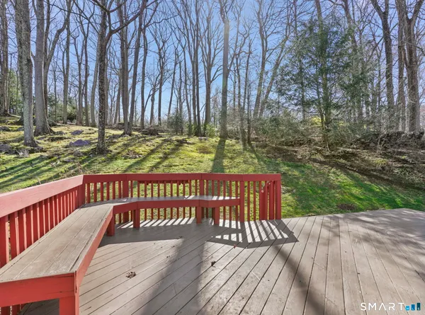 $649,900 | 15 Old Village Lane, Trumbull, CT 06611