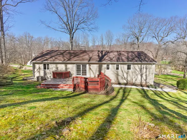 $649,900 | 15 Old Village Lane, Trumbull, CT 06611