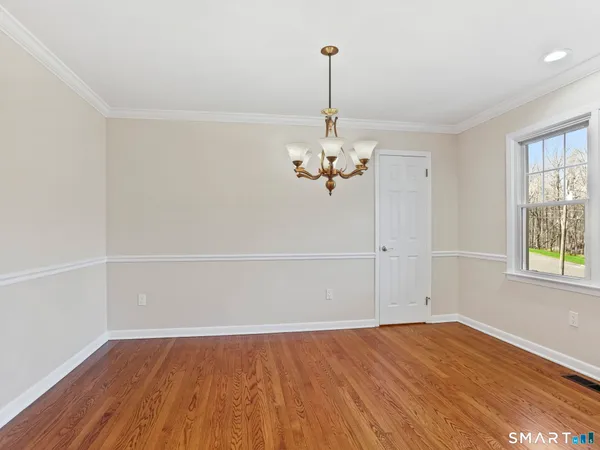 $649,900 | 15 Old Village Lane, Trumbull, CT 06611