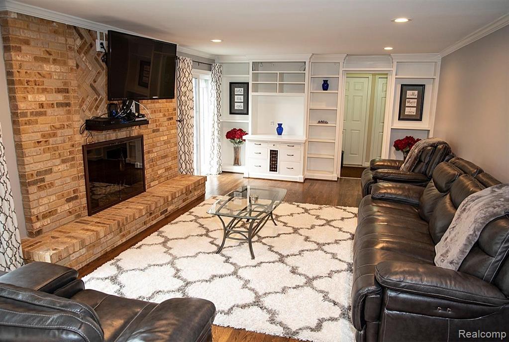 35897 Charter Crest Road Farmington Hills, MI 48335 - Photo 9 of 21