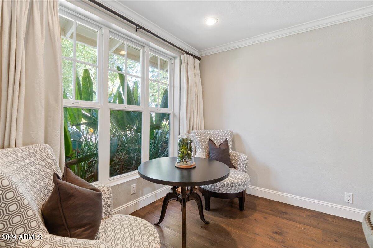 3841 East Elm Street Phoenix, AZ 85018 - Photo 11 of 72 11-Sitting area