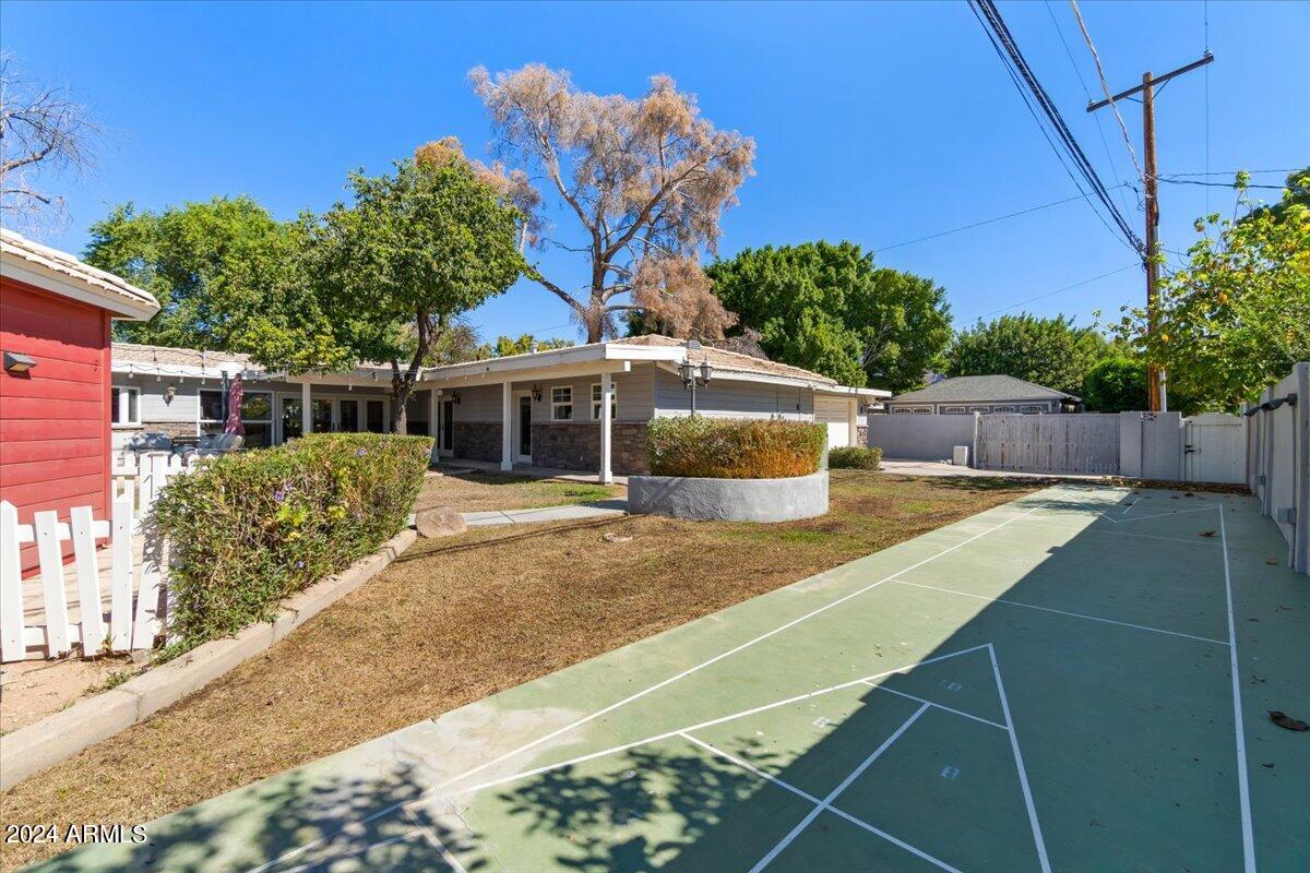 3841 East Elm Street Phoenix, AZ 85018 - Photo 59 of 72 59-Boche ball