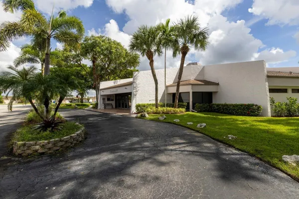 $1,600 | 6850 Royal Palm Boulevard, Unit G 208, Pompano Beach, FL 33063