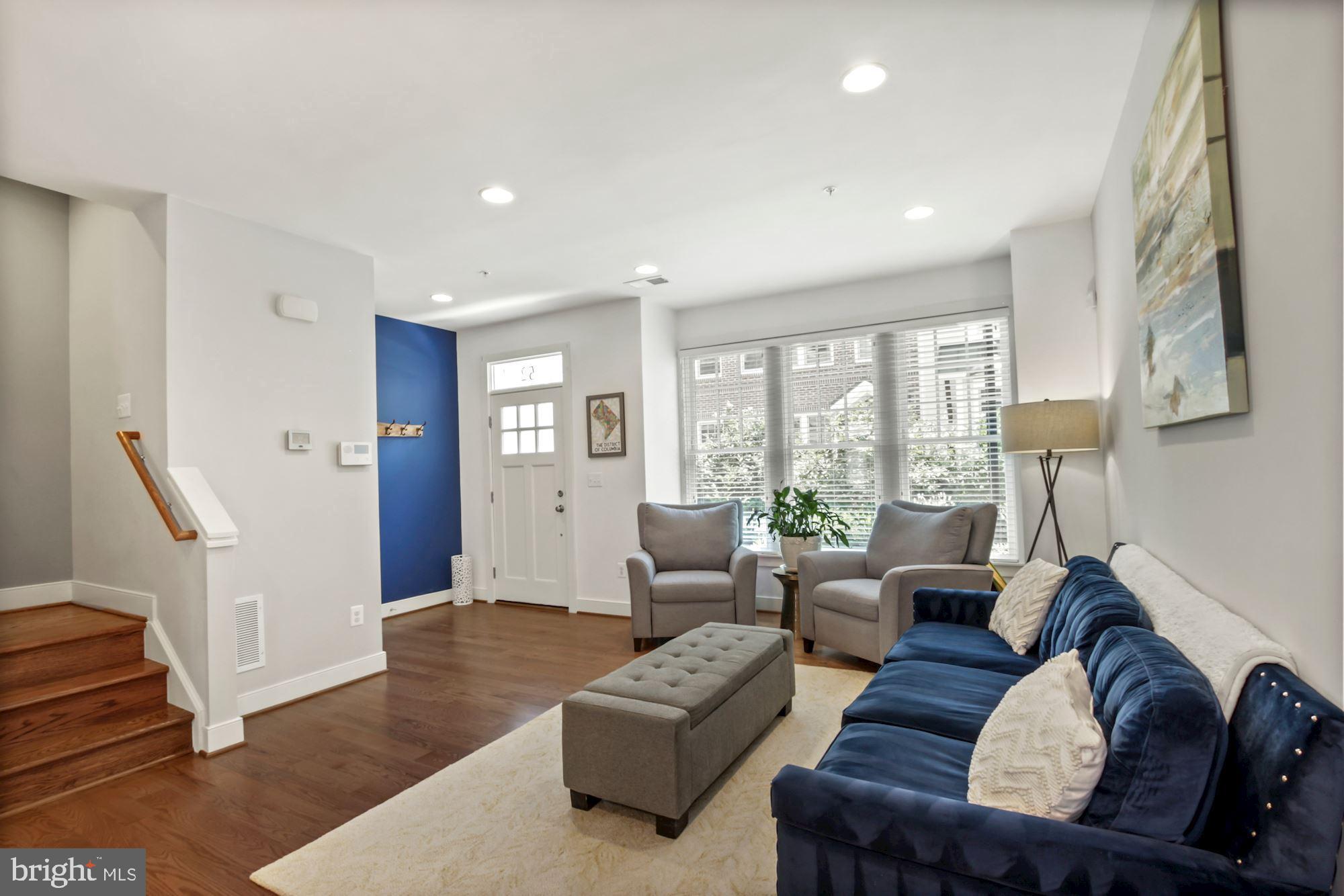 52 Ellsworth Heights Street Silver Spring, MD 20910 - Photo 4 of 41 Living Room