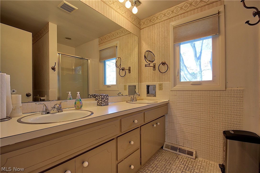 25003 Duffield Road Beachwood, OH 44122 - Photo 24 of 34 Gallery Image 24