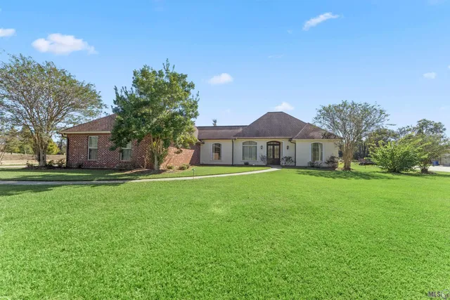 $625,000 | 1135 Bayou Paul Lane, St. Gabriel, LA 70776