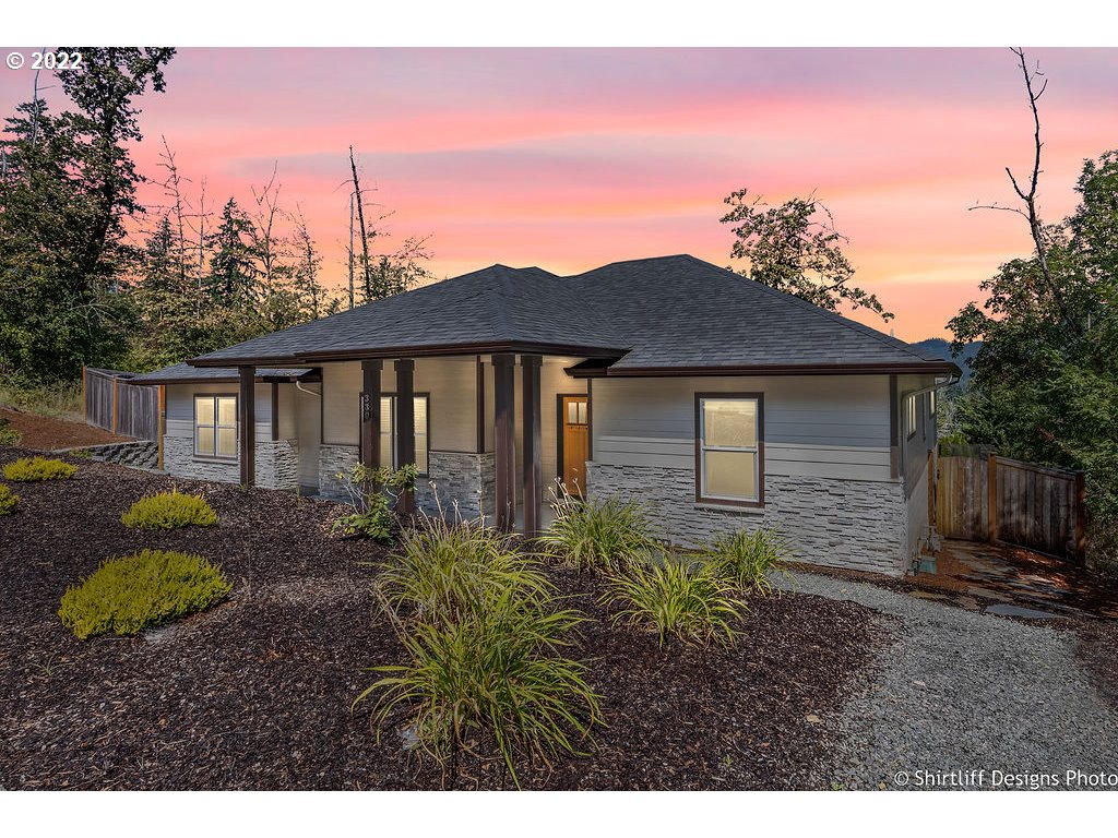 330 Mountaingate Drive Springfield, OR 97478 - Photo 1 of 32 Gallery Image 1