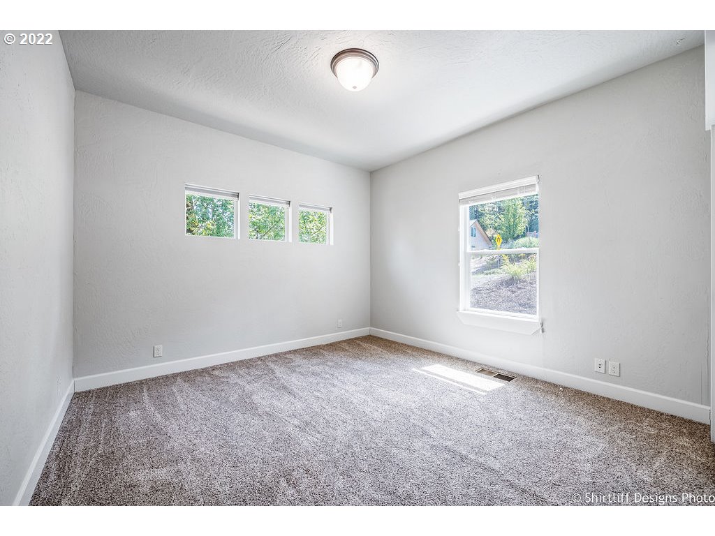 330 Mountaingate Drive Springfield, OR 97478 - Photo 28 of 32 Gallery Image 28